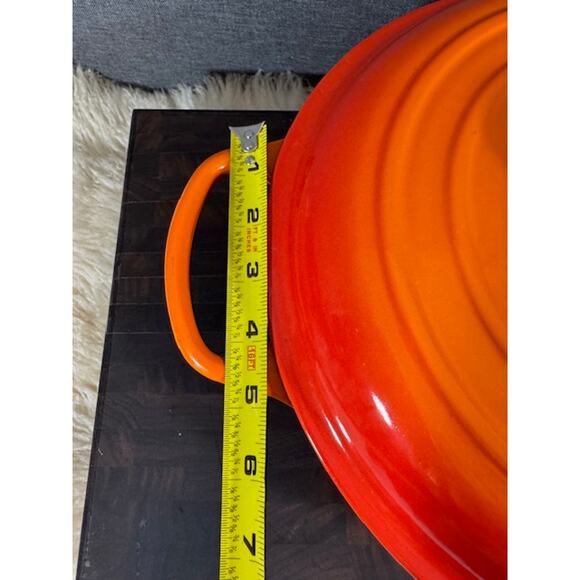 Le Crueset Signature Brasier in Flame 3.5 Quart with Box - Picture 10 of 10